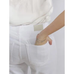 Jean Mom Emily Stretch Blanc Femme - Only 9 Jean Mom Emily Stretch Blanc Femme - Only -Le Dressing Parfait jean mom emily stretch blanc femme only 3