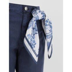 Jean Skinny 7/8 Capri Foulard Bleu Marine Femme - Guess -Le Dressing Parfait jean skinny 78 capri foulard bleu marine femme guess 3