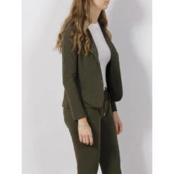 Veste Blazer Shirley Kaki Femme - HBT 8 Veste Blazer Shirley Kaki Femme - HBT -Le Dressing Parfait veste blazer shirley kaki femme hbt 2